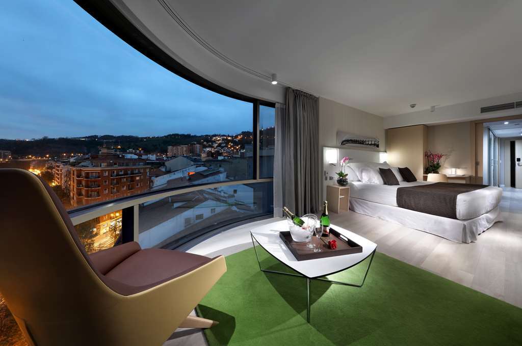 Barcelo Bilbao Nervion Hotel Room photo